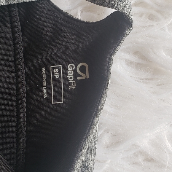 Gap activewear top - Picture 5 of 5